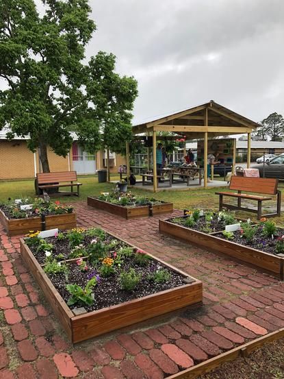 School Outdoor Classroom, Community Space Design, Classroom Garden, Brick Courtyard, Outdoor Kids Play Area, Outdoor Learning Spaces, Pocket Park, Elementary School Classroom, Sensory Garden