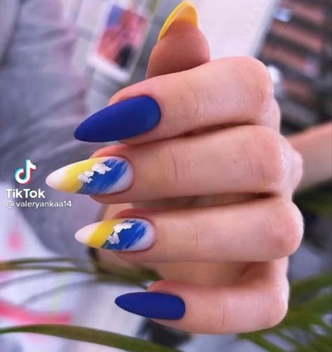 Ukrainian Nail Designs, Ukrainian Nails, Ukraine Nails, Gel Nails Green, Uñas Cute, Lime Green Nails, Gel Toe Nails, Gel Toes, Nails Cute