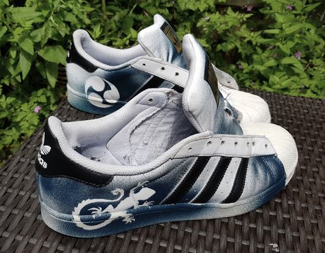 Custom selfSprayed adidas Superstars :) Adidas Superstars, Custom Ideas, Adidas Samba Sneakers, Adidas Samba, Adidas Sneakers, Adidas, Sneakers, Quick Saves, Art