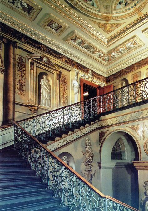 Kensington Palace - London, England Kengsinton Palace, Staircase Extension, Kensington Palace Interior, Inside Kensington Palace, Kensington Palace Apartments, Windsor Palace, Beautiful Staircases, London Postcard, London Sights