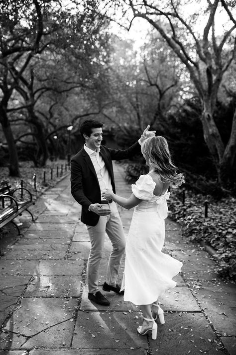 New York Facts, Park Engagement Pictures, Engagement Photos Nyc, New York Engagement, Slow Dancing, Engagement Picture Outfits, Engagement Photography Poses, Cute Engagement Photos, Couple Engagement Pictures