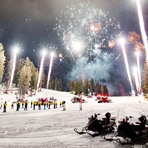 ❄️ Upcoming Event: Night of Light - Mammoth Lakes, CA Join us on December 17th at 5:00pm for the annual Night of Lights celebration. Enjoy this one of kind firework spectacular at Canyon Lodge. . . . #mammoth #mammothmountain #mammothlakes #california #snow #snowing #winter #skiing #snowboarding #nightoflights #winterseason #skiseaon #vacation #travel #adventure #explore #powderskiing #firsttracks #gondola #chairlift #mammothstories California Snow, Mammoth Lakes California, Mammoth Mountain, Powder Skiing, Winter Skiing, Mammoth Lakes, Adventure Explore, Travel Adventure, Vacation Travel