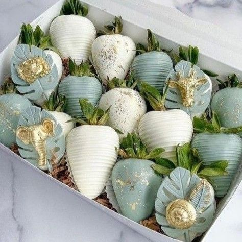 Dusty Blue Chocolate Covered Strawberries, Jungle Chocolate Covered Strawberries, Grey Chocolate Covered Strawberries, Sage Green Chocolate Covered Strawberries, Sage Green Strawberries, Green Strawberries Chocolate, Green Chocolate Strawberries, Elegant Strawberries, Green Chocolate Covered Strawberries