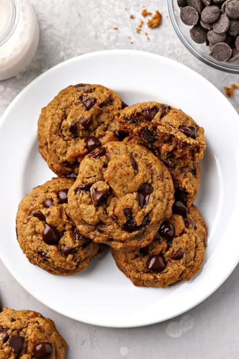 Dairy Free Pumpkin Chocolate Chip Cookies - Cook Nourish Bliss Allergy Free Baking, Dairy Free Cookie Recipe, Oat Chocolate Chip Cookies, Dairy Free Recipes Dessert, Dairy Free Pumpkin, Dairy Free Cookies, Gluten Free Chocolate Chip Cookies, Gluten Free Chocolate Chip, Pumpkin Chocolate Chip