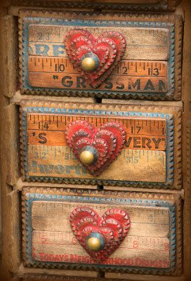 So excited to share my latest creation with you all.  This piece is not one of my usual creations but incorporates tramp art and upcycling t... Repainted Furniture, Rustic Wood Decor, Tramp Art, American Folk Art, Creative Furniture, Assemblage Art, Crafty Diy, Pine Cone, Heart Art