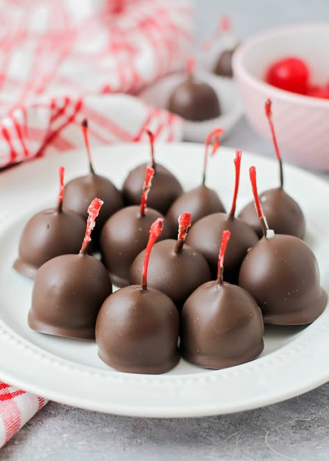 Chocolate Covered Cherries Chocolate Covered Cherries Recipe, Slow Cooker Desserts, Chocolate Covered Cherries, Chocolate Covered Treats, Caramel Candy, Cherry Recipes, Cherry Juice, Chocolate Drizzle, Chocolate Covered Pretzels