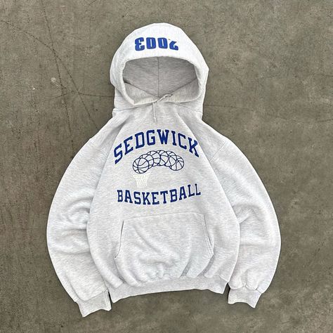 via @akimboclub Akimbo Club, Basketball Hoodie, Vintage Hoodies, Sorority Shirts, 가을 패션, 로고 디자인, Cotton Hoodie, Teen Fashion Outfits, Ash Grey