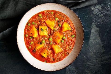 Lamb Sweet Potato, Pea Curry, Vegetarian Curry, Vegetable Curry, Plum Tomatoes, Green Peas, Curry Recipes, Kitchen Recipes, Us Foods