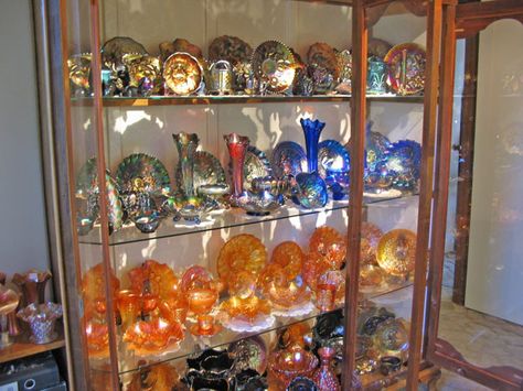 Carnival Glass Display Ideas, Carnival Glass Collection, Carnival Glassware, Interesting Interiors, Market Display, Market Displays, Glass Display, Carnival Glass, Displaying Collections