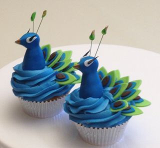 peacock cup cakes Diy Frosting, Peacock Cupcakes, Cupcakes Design, Peacock Cake, Ideas Cupcakes, Diy Wedding Cake, Cupcake Cake Designs, Creative Cupcakes, Dessert Aux Fruits