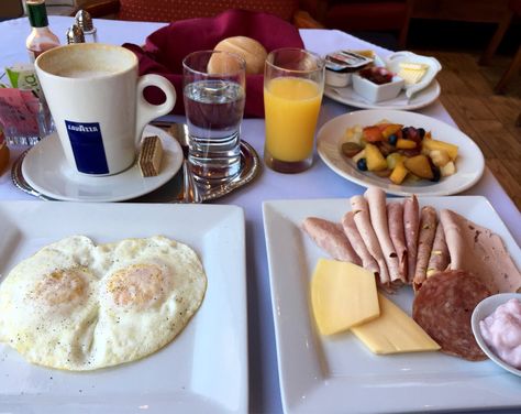 My delicious Austrian breakfast presentation from Strudl Haus in Des Moines Iowa http://bit.ly/2aEOdB2 Austrian Breakfast, Germany Living, Iowa Recipes, Iowa Food, Breakfast Presentation, Food Anime, Austrian Recipes, Des Moines Iowa, German Christmas