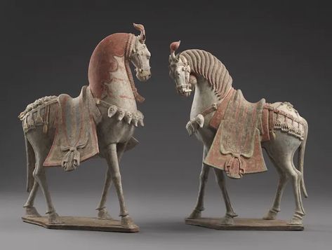 Chinese Artifacts, Art Chinois, Ancient Chinese Art, Silk Route, Painted Pottery, Chinese History, Horse Sculpture, Big Art, China Art