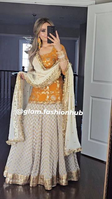 Punjabi Jaggo Lengha, Punjabi Dresses For Jaggo, Punjabi Lehenga Designs, Punjabi Ghagra Jago Suit, Off White Lehenga Combination, Jago Outfit Punjabi, Jago Outfits, Jaggo Outfit Punjabi, Jaggo Outfit Punjabi Suit