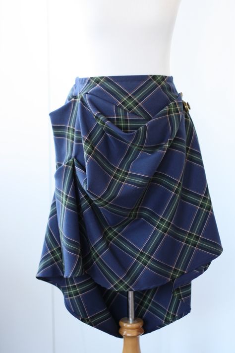 Vivienne Westwood Skirt Outfit, Vivienne Westwood Skirt Tartan, Vivienne Westwood Sewing Patterns, Vivienne Westwood Skirt, Vivienne Westwood Suit, Vivienne Westwood Corset, Vivienne Westwood Fashion, Upcycled Skirt, Punk Skirt