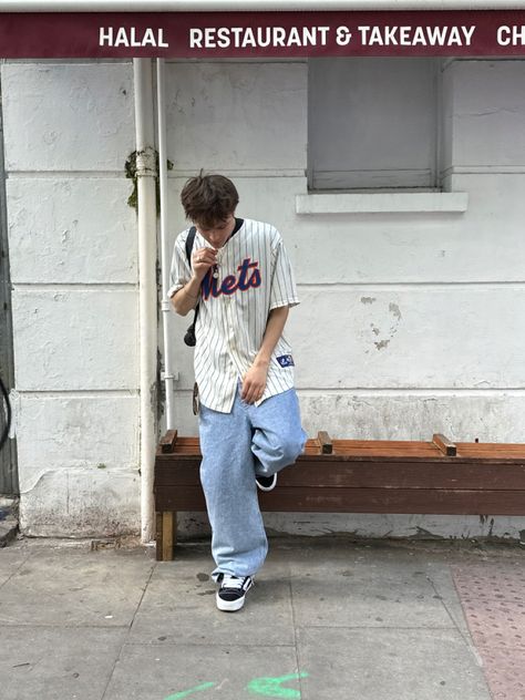 Trajes Aesthetic, Jersey Fits, Highsnobiety Fashion, Oversized Jersey, Masculine Fashion, Street Style Outfits Men, Guys Clothing Styles, Gym Style, Winter Fits