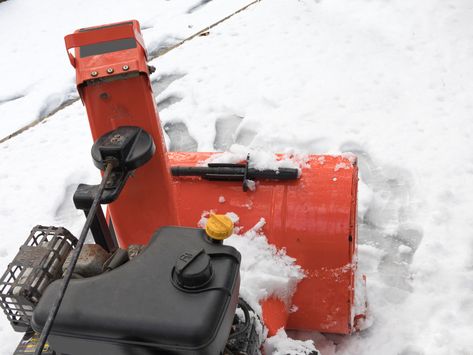 How to fire up a small engine that won’t start in winter Northern Lights Photo, Winter Cottage, Cottage Life, Small Engine, Compressed Air, Appliance Repair, Gas Tanks, Simple Diy, Heavy Equipment