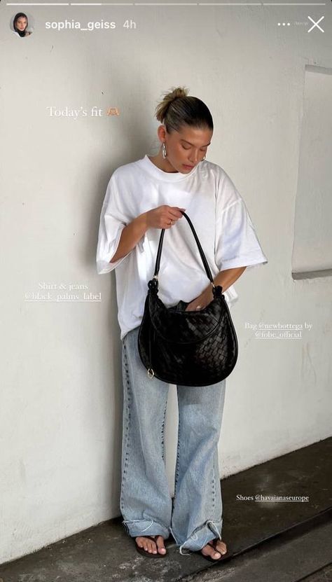 Copenhagen Street Style Summer, Uniqlo Women Outfit, Black White Outfit, Mum Fashion, Simple Fits, Spring Fits, Cozy Fashion, Casual Elegance, Looks Vintage