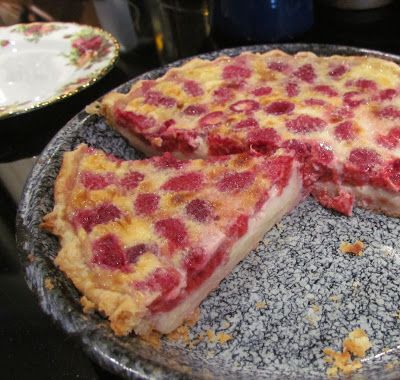 Raspberry Custard Pie Recipe, Berry Deserts, Raspberry Custard Pie, Strawberry Custard Pie, Raspberry Cream Pie, Berry Desert, Raspberry Custard, Raspberry Cream Pies, Raspberry Rhubarb