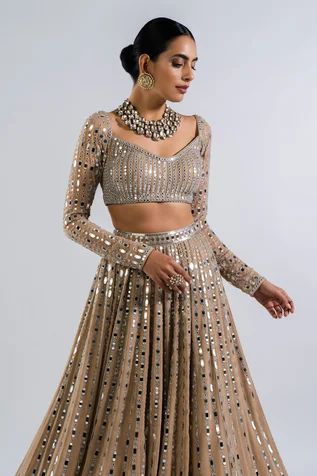 Beige Lehenga, Full Sleeves Blouse Designs, Vani Vats, Gold Lehenga, Mirror Work Lehenga, Lehenga Dupatta, Blouses Designs, Mirror Work Blouse, Full Sleeve Blouse