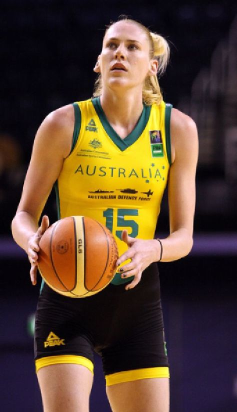 Lauren Jackson, Womens Football, Wnba, Hollywood Celebrities, Strike A Pose, Football Club, I Hope, Basketball