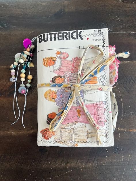 EmerySkyStudio - Etsy Camping Junk Journal, Junk Journal Pockets And Tucks, Mini Book Tutorial, Repurposed Junk, Junk Journal Tags, Handmade Journals Diy, Smash Book Pages, Altered Book Journal, Scrapbook Photo Album