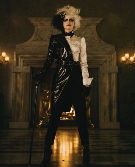 Jenny Beavan, Cruella Deville Costume, Cruella Costume, Evil Disney, Cruella Deville, Disney Live Action, Movie Fashion, Emma Stone, Disney Villains