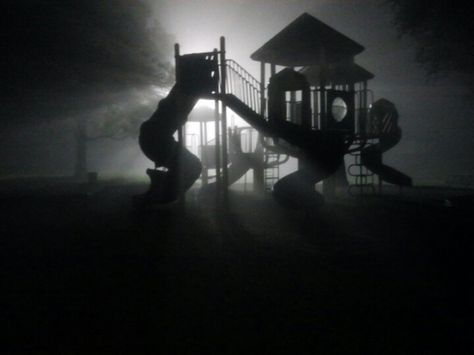 Haunted play ground Creepy Playground, Dolls Film, Play Ground, Halloween Creepy, Slasher Movies, Haunted Dolls, Backyard Playground, Play House, Photography Projects