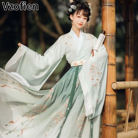 Hanfu Women, Chinese Princess Dress, Fairy Cosplay, Chinese Princess, Chinese Traditional Dress, Dunhuang, Traditional Embroidery, Princess Cosplay, Hanfu Dress