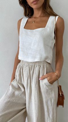 Linen Summer Outfits, Linen Pants Outfit, Casual Linen Pants, Outfit Ideas Summer, Grandma Fashion, European Summer Outfits, Boho Fashion Summer, Summer Capsule, White Linen Pants