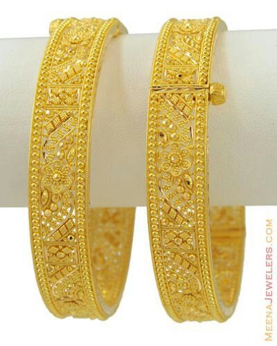 Bangles Chur Designs Gold, Gold Chur Design, Gold Churi Design, Gold Kangan Design Latest, Latest Gold Necklace Set, Necklace Designs Gold, Latest Gold Necklace, Jewllery Ideas, Gold Necklace Design