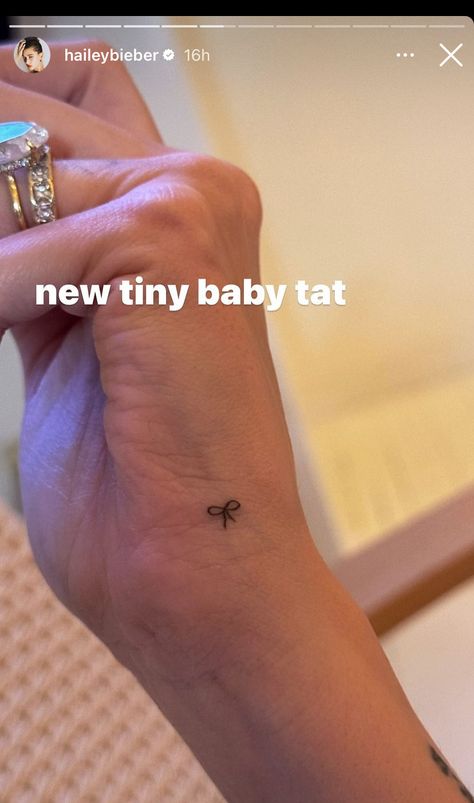 Hailey Tattoo Name, Hailey Bieber Tattoo, Cute Small Tattoos, Name Tattoos, Hailey Bieber, New Tattoos, Small Tattoos, Tatting, Dark Green