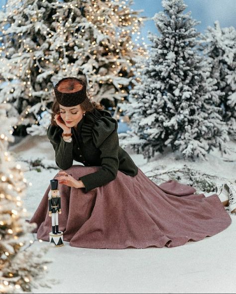 Nutcracker Christmas Aesthetic | December | Winter | s.nova.vintage The Nutcracker Photoshoot, Nutcracker Aesthetic Outfit, Nutcracker Photoshoot Ideas, Nutcracker Christmas Aesthetic, Nutcracker Photoshoot, Christmas Aesthetic Vintage, Nutcracker Outfit, Nutcracker Aesthetic, Christmas Aesthetic Winter