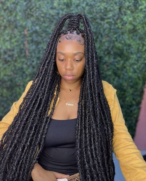 40 Inch Soft Locs, Long Faux Locs Styles, Large Faux Locs, Colored Faux Locs, Bonita Locs, Black Hair Protective Styles, Cute Box Braids, Soft Locs, Girl Hair Colors