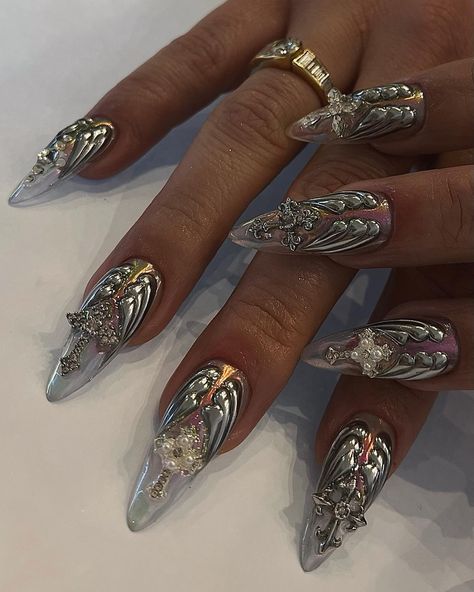 revenant wings #chromenails #sfnails #crossnails #silverchromenails #finalfantasynails #3dnailart #3dchromenails #gelx #almondnails… | Instagram 3d Gel Nail Art, Cheetah Print Nails, Cross Nails, Chrome Nail Art, Art Deco Nails, Fantasy Nails, Drip Nails, Basic Nails, Nail Envy