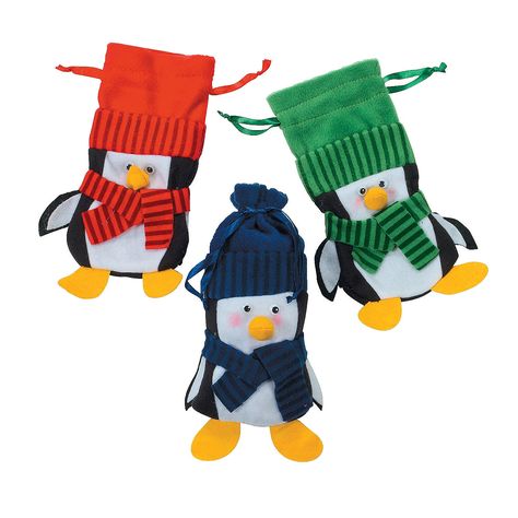 Penguin Drawstring Bags - OrientalTrading.com Add Hot Cocoa for Gift Bags. Holiday Gift Bags, Christmas Goodie Bags, Felt Penguin, Felt Bags, Penguin Party, Small Drawstring Bag, Kids Favors, Holiday Gift Bag, Skate Party