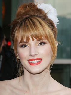 Diamond face bangs.. Oval Face Bangs, Haircuts For Long Hair With Bangs, Shape Face, Haircut For Face Shape, Long Face Shapes, Face Shape Hairstyles, Long Hair With Bangs, Long Faces, Bella Thorne