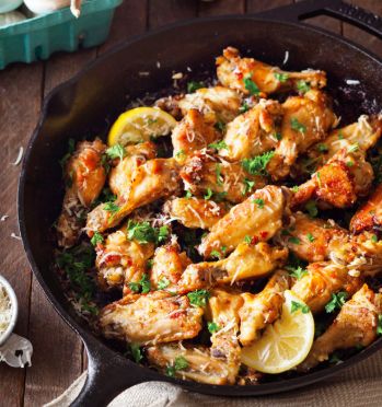 Skillet chicken wings. 🍗 Chicken Wings Cast Iron Skillet, Cast Iron Chicken Wings, Skillet Chicken Wings, Super Bowl Chicken, Game Day Chicken, Sweet Baby Rays Crockpot Chicken, Garlic Chicken Wings Recipe, Recipe Appetizers, Cast Iron Chicken