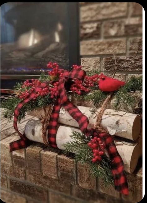 Glam Christmas Decor, Farmhouse Glam, Glam Christmas, Country Christmas Decorations, Christmas Porch Decor, Christmas Decorations Diy Outdoor, Christmas Wood Crafts, Christmas Arrangements, Holiday Crafts Christmas