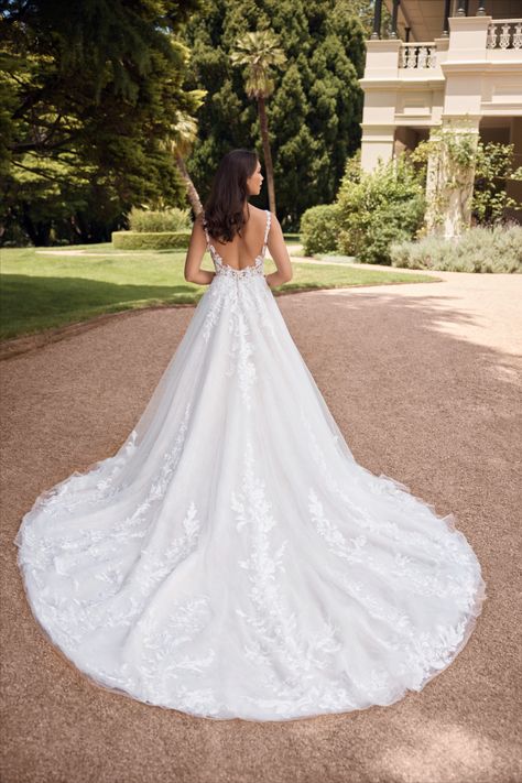 Beaded Ballgown Wedding Dress, Ideas Casamiento, Wedding Ball Gown Dresses, Sophia Tolli Wedding Dresses, Wedding Dresses Lace Ballgown, Sophia Tolli, Dresses Romantic, Pretty Wedding Dresses, Winter Wonderland Wedding