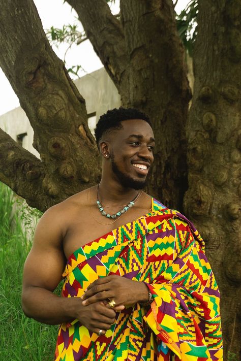 Ghanaian print kente Ghanaian Culture, African Life, Kente Styles, Dinner Dress Classy, Dress Classy, Knight Rider, African Men Fashion, Dinner Dress, African Men