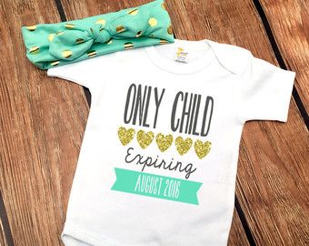 This Future Big Sister shirt is the perfect announcement shirt! Make a statement in style!  **Main listing photo shows red writing/hearts/banner on a Big Sister To Be, Heart Banner, Trendy Tees, Sister Shirt, Big Sister Shirt, Birthday Outfits, Only Child, Sister Shirts, Be My Baby