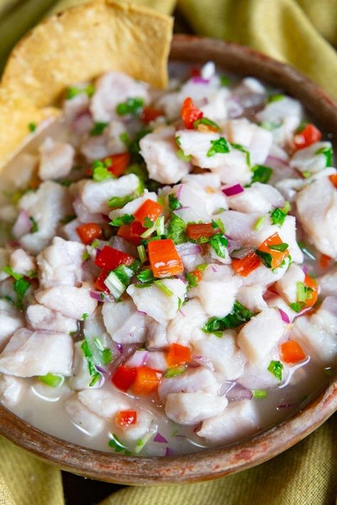 This Costa Rican ceviche made of fresh fish marinated in lime, red bell pepper, cilantro and onion is a favorite throughout the country- and easy to replicate at home! White Fish Ceviche Recipe, Texan Food, Ceviche Recipe Mexican, Corvina Fish Recipes, Bday Picnic, Delicious French Toast Recipe, Tuna Ceviche, Costa Rican Food, Ceviche Recipe