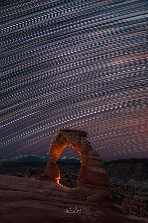 Light Trail Photography, Star Trails Photography, Photography Settings, Delicate Arch, Night Sky Photography, Landscape Tattoo, Long Exposure Photography, Sky Full Of Stars, Star Trails