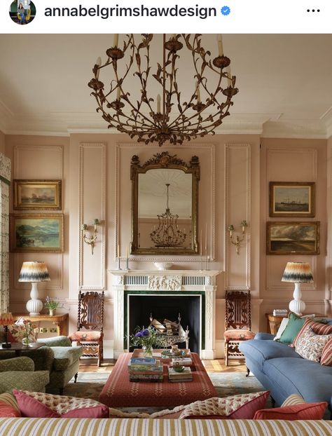 Traditional Sitting Room, Boston Living, Living Room Art Deco, Boston Living Room, Pink Apartment, Parisian Interior, Victorian Living Room, Victorian Farmhouse, Pink Living Room