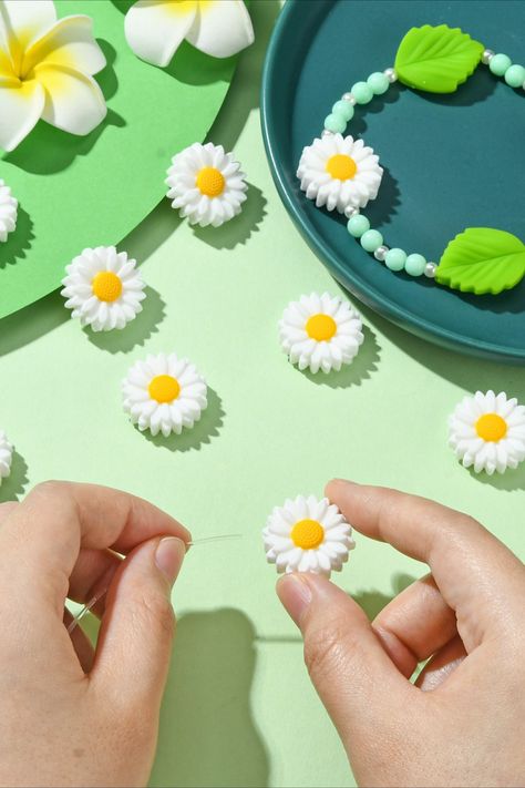 Airssory 10 Pcs White Daisy Flowers Focal Silicone Beads Lovely Spring Floral Rubber Beads for DIY Jewellery Pen Keychain Craft Accessory Decoration Pen Keychain, Rubber Bead, Keychain Craft, Daisy Flowers, White Daisy, Craft Accessories, Spring Flower, Silicone Beads, Flowers And Leaves