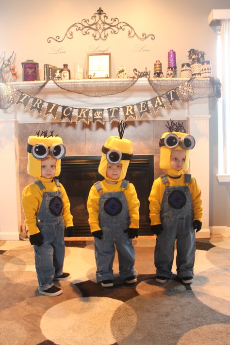 My Triplet Minions :) Halloween 2013 Halloween Costumes For Brother Sister, 3 Siblings Halloween Costumes, Twin Boy Costume Ideas, Trio Halloween Costumes Boys, 3 Boys Halloween Costumes, Triplets Halloween Costumes, Triplet Costume Ideas, Triplet Halloween Costumes, Triplet Costumes