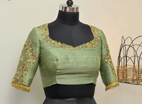 Green Blouse Designs, Embroidery Blouses, Blouse Works, Fashionable Saree, Pattu Saree Blouse Designs, Cutwork Blouse, Maggam Work Designs, Aari Blouse, Fashionable Saree Blouse Designs