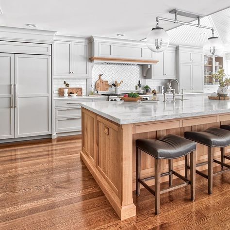 Stonington Cabinetry & Designs on Instagram: “Hey guys, happy almost Friday! Another angle from our Colonial Project- such a warm and cozy family kitchen. See you next week, enjoy the…” Decor Fireplace, Almost Friday, Toll Brothers, Future Kitchen, Living Room Decor Fireplace, Farmhouse Kitchen Design, Kitchen Designs Layout, Cabinetry Design, Family Kitchen