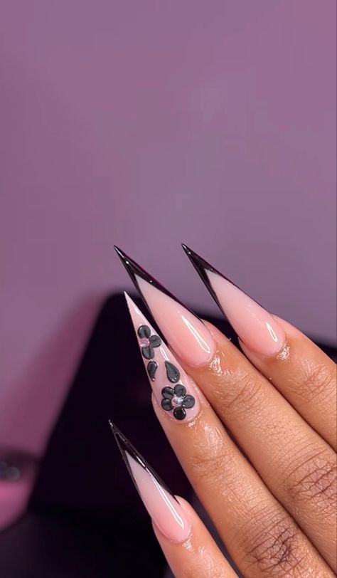 Med Nails, Square And Stiletto Nails Together, Pink Stiletto Nails, Black Stiletto Nails, Acrylic Nails Stiletto, Stilleto Nails Designs, Pointed Nails, Acrylic Toe Nails, Stiletto Nails Designs