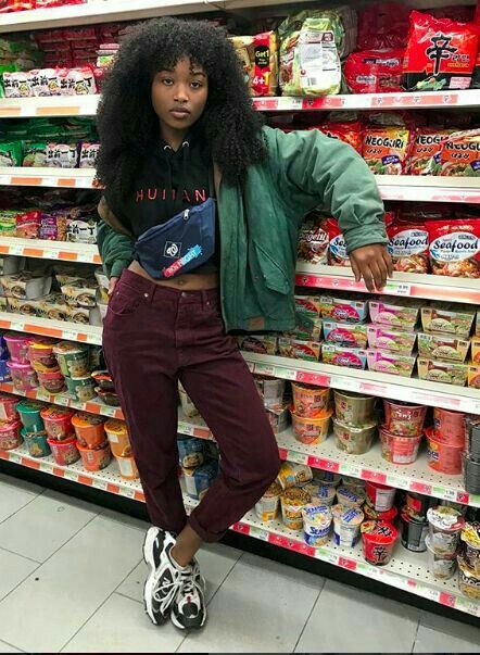 90s Outfit, Gen Z, Black Women Fashion, Photo Instagram, Black Is Beautiful, Look Cool, Alternative Fashion, Urban Fashion, 90s Fashion